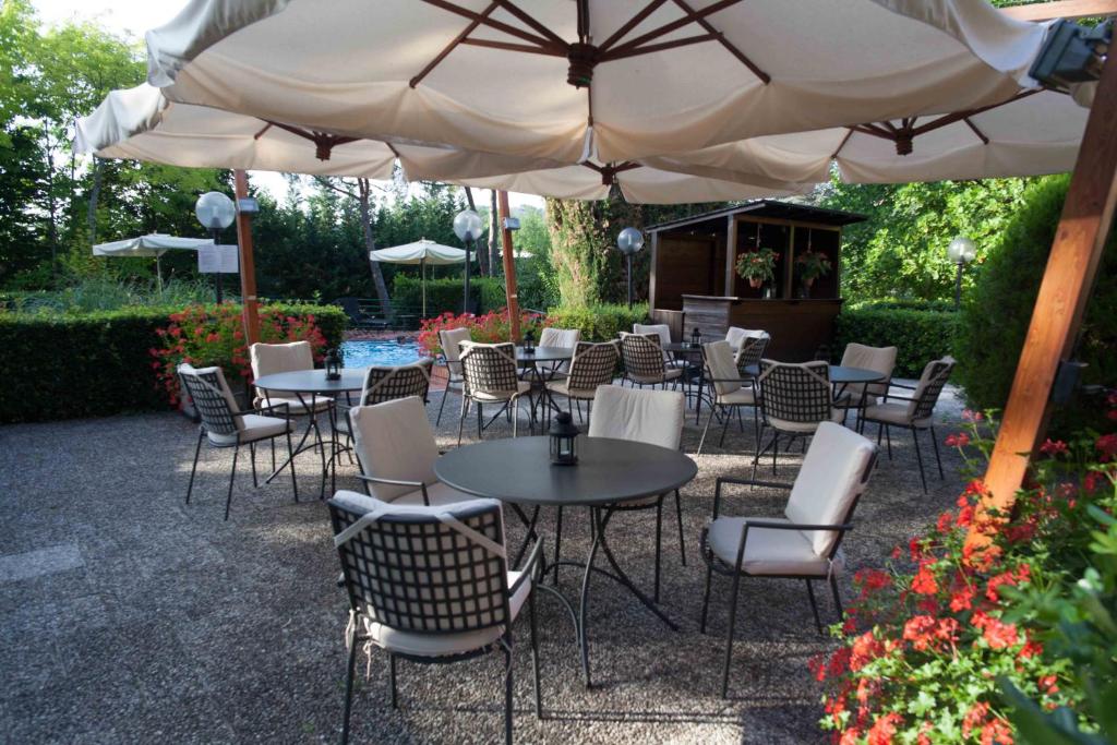 Bazén v ubytování Park Hotel Chianti nebo v jeho okolí