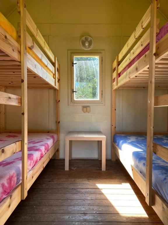 Postel nebo postele na pokoji v ubytování Autokemp Loděnice Zdoňov - Adršpach