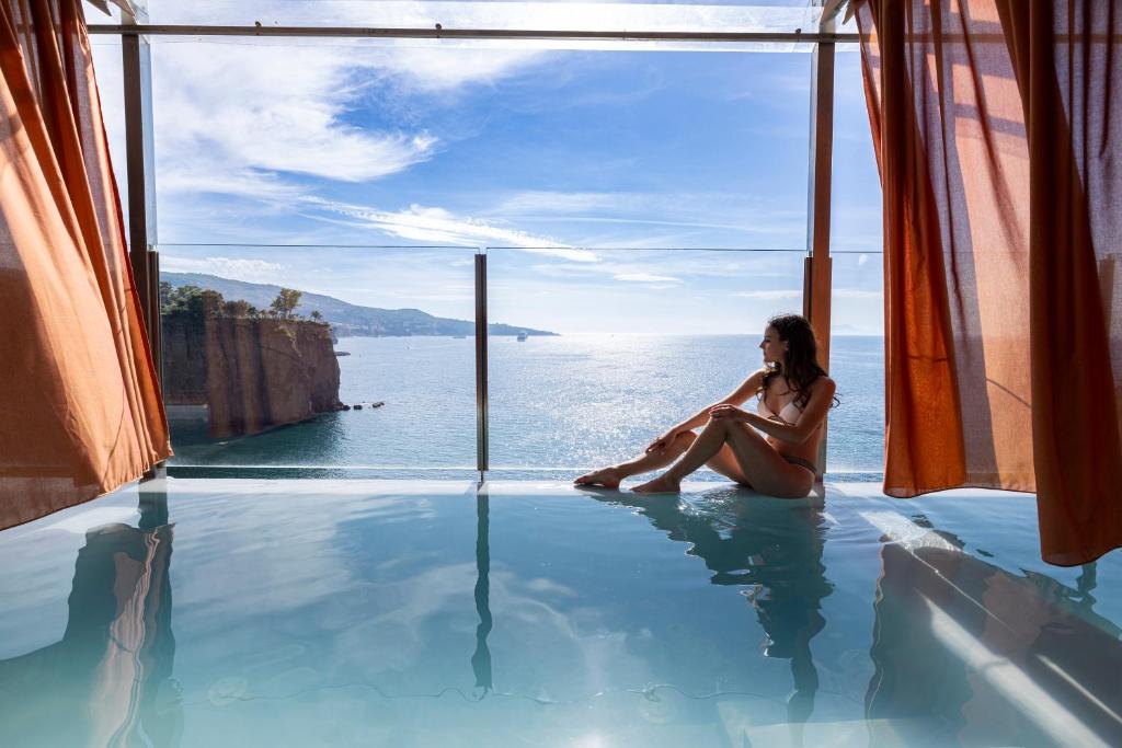 Laqua by the Sea, Meta (updated prices 2024)