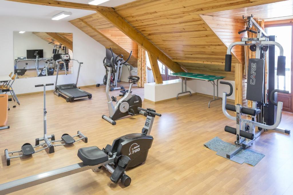 Fitness centrum a/nebo fitness zařízení v ubytování Hôtel Aurélia