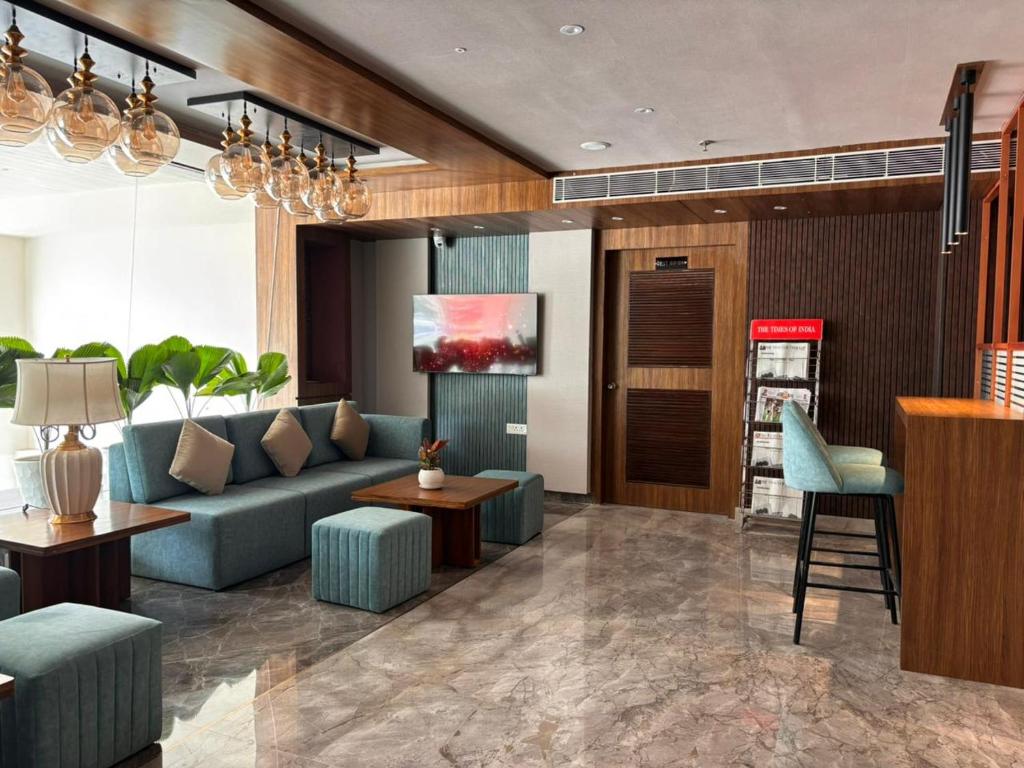 TV a/nebo společenská místnost v ubytování Northin Hotel