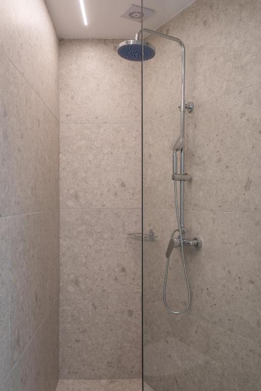 Kosmos Luxury Residences - 14