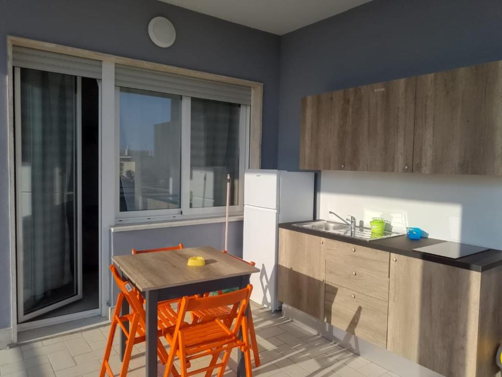 Kuchyň nebo kuchyňský kout v ubytování Villa3 Cancelli Guesthouse B&B via del Mare Formia
