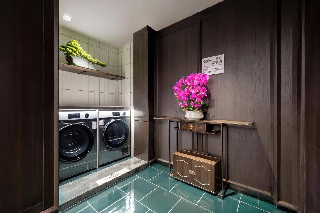 لابی و فضای عمومی Beijing Tangfu Sanlitun BOUTIQUE Hotel - تصویر ۵