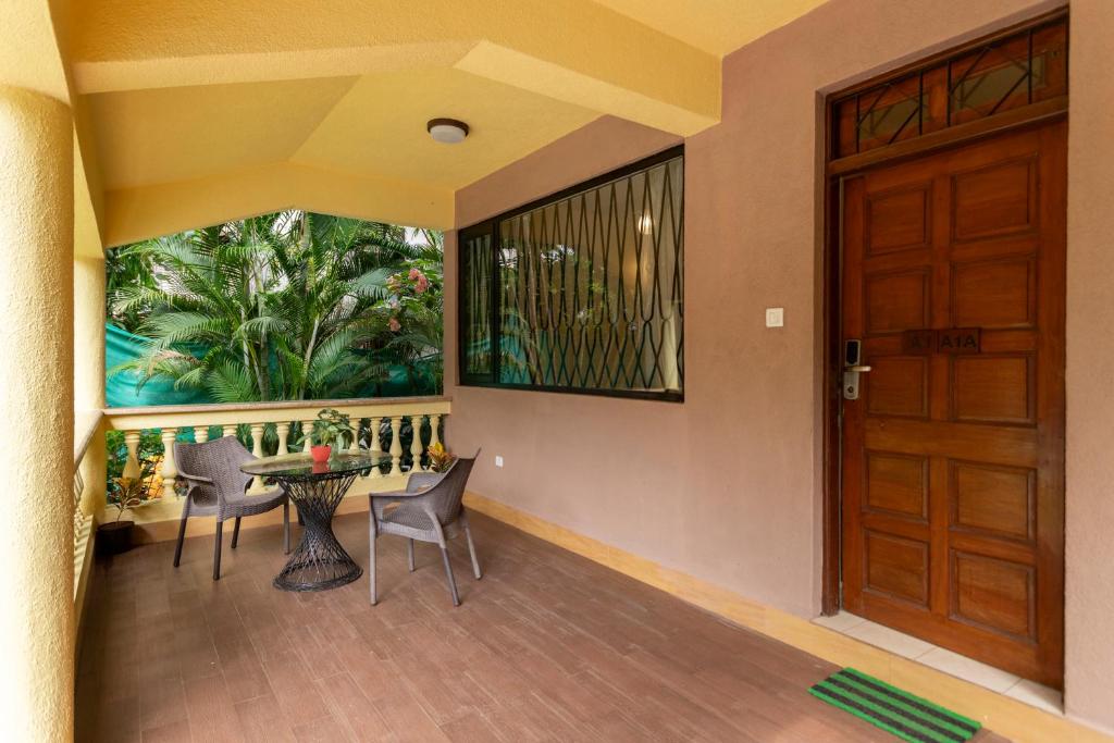 Balkón nebo terasa v ubytování De Mandarin Beach Resort Suites & Villas, Candolim