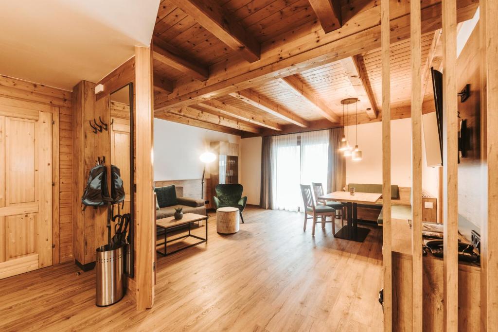 Fotografie z fotogalerie ubytování Regitnig - 4 Sterne Hotel und Chalets v destinaci Weissensee