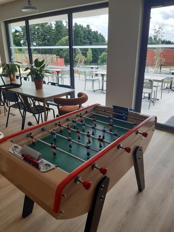 Biliár nebo kulečník v ubytování Kyriad Limoges - Ester