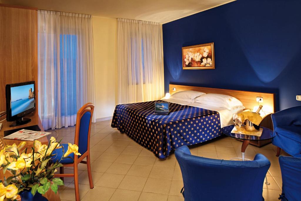 Riviera Del Sole Hotel Resort Spa - Quadruple Room