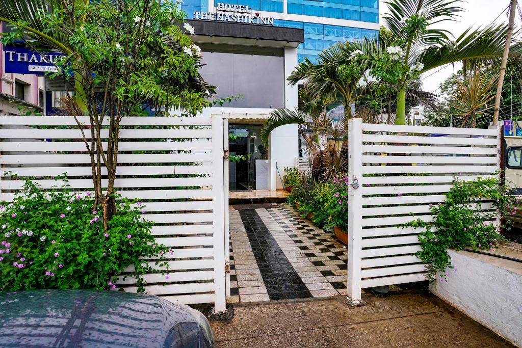 Zahrada ubytování FabHotel The Nashik Inn - Nr Vijay Mamta Theatre, Nashik Road