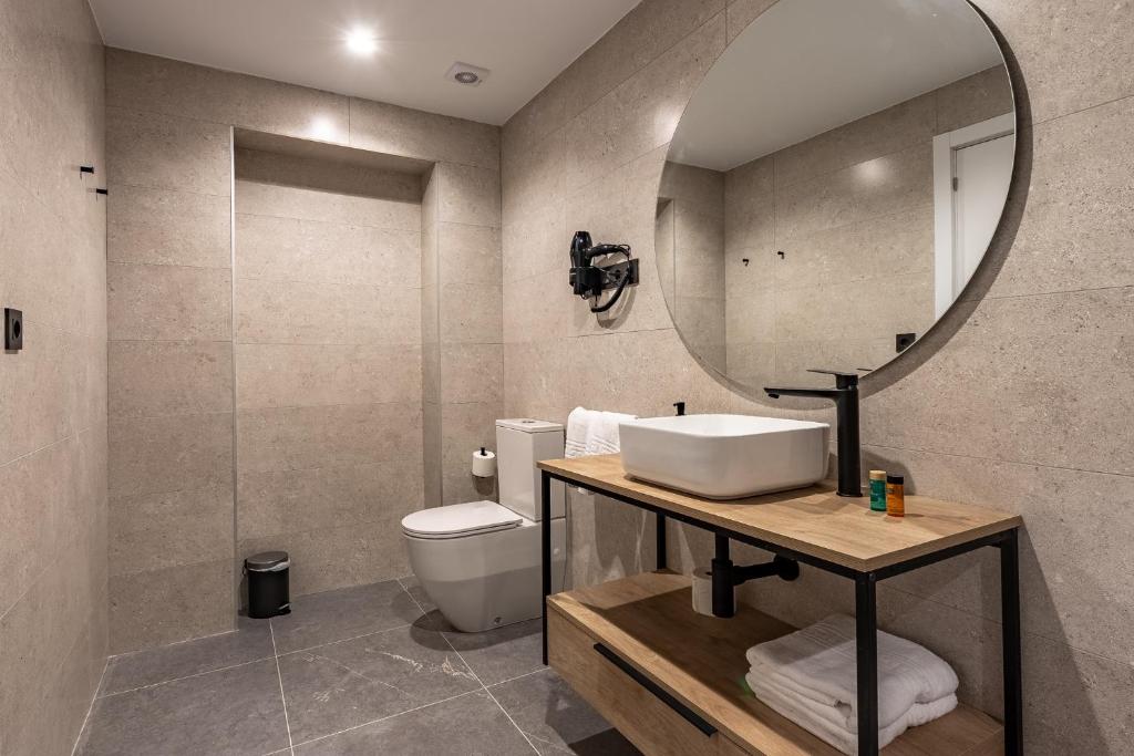 Koupelna v ubytování Arenal Suites Bilbao