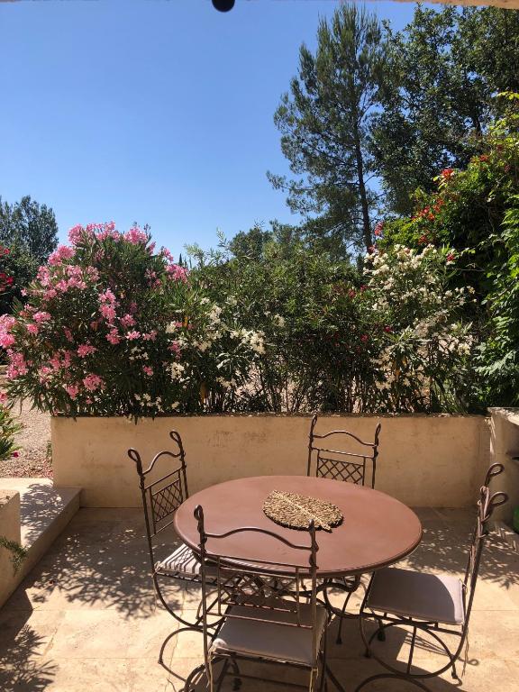 Zahrada ubytování Le Cocon de Provence