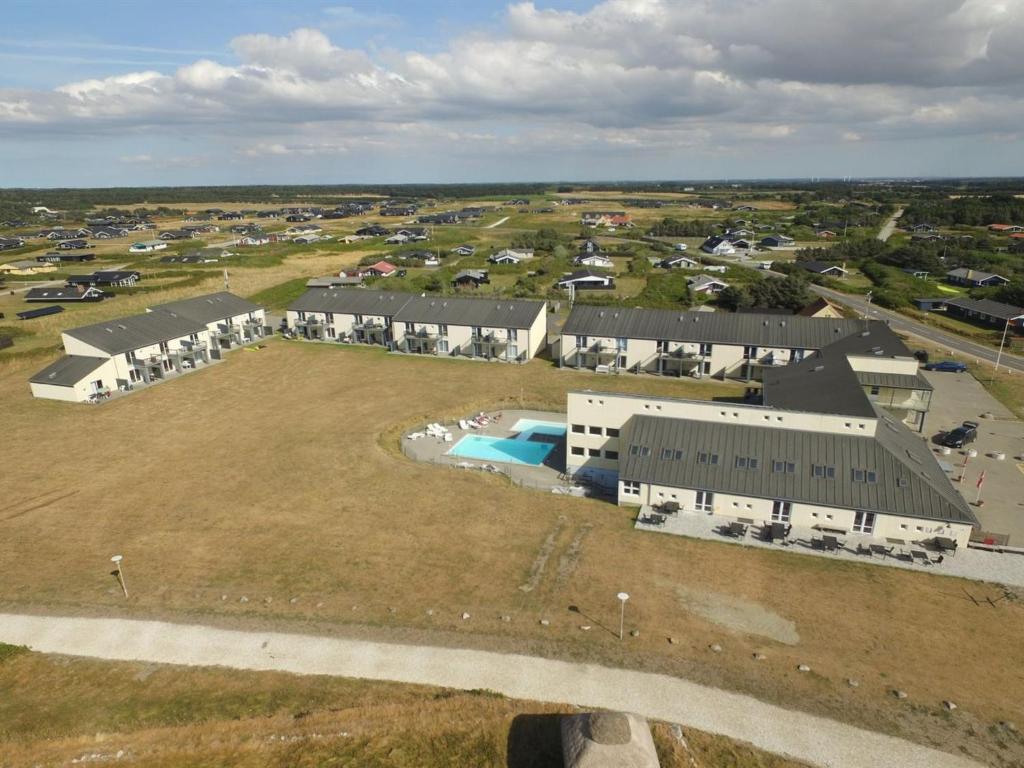 Bazén v ubytování Apartment Salka - 150m from the sea by Interhome nebo v jeho okolí