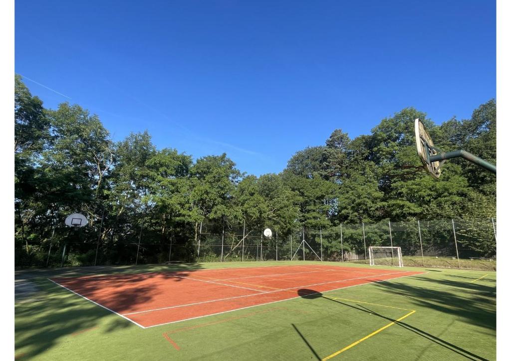 Tenis a/nebo squash v ubytování Rekreační areál Kamínka - SRUB nebo okolí