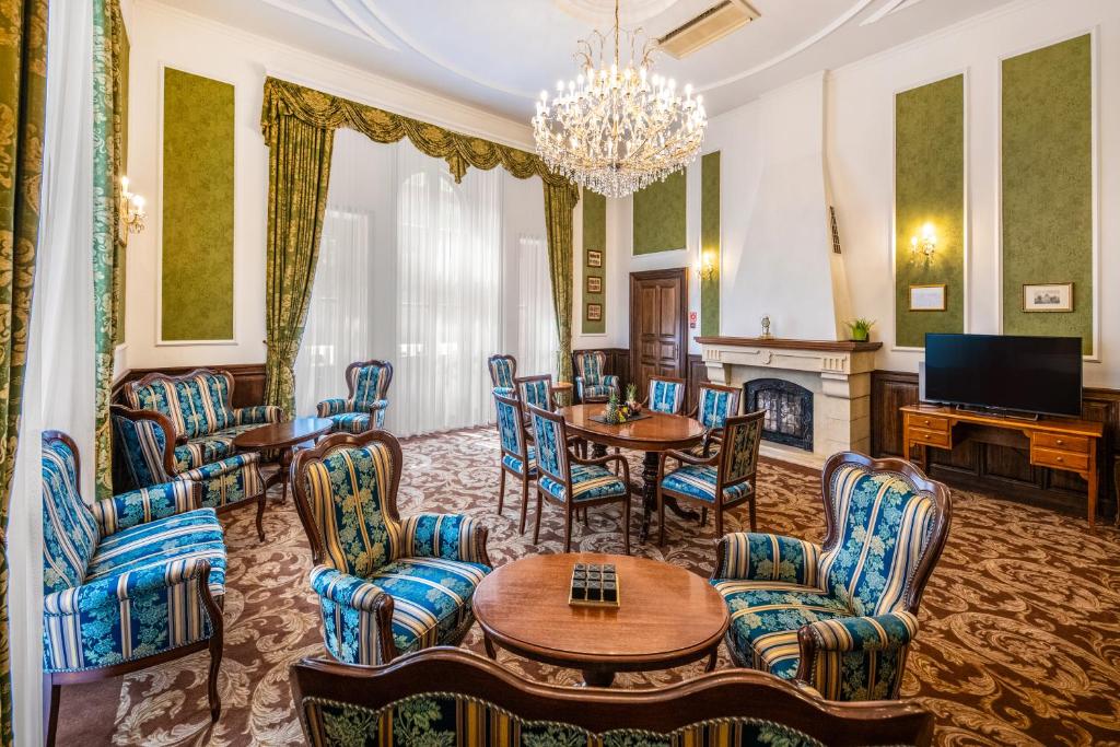 Posezení v ubytování Kastélyhotel Sasvár Resort