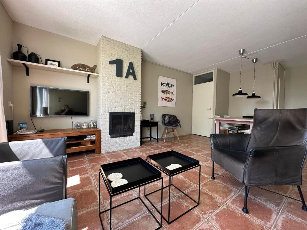 Μια τηλεόραση ή/και κέντρο ψυχαγωγίας στο Lamsoor 1A*