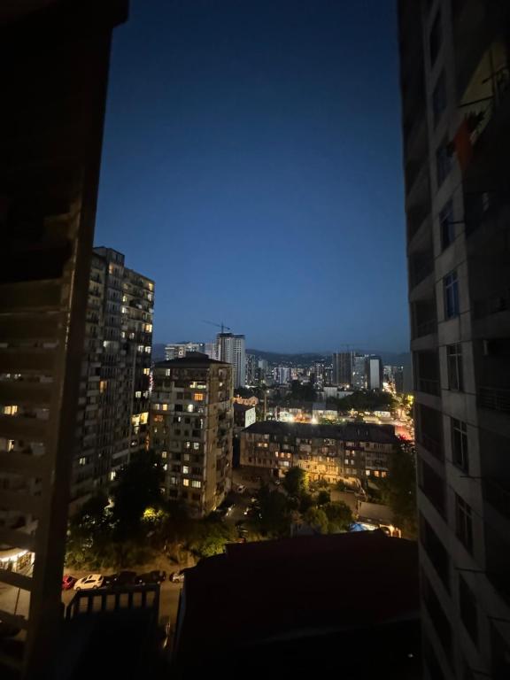 Nespecifikovaný výhled na destinaci Batumi nebo výhled na město při pohledu z hotelu