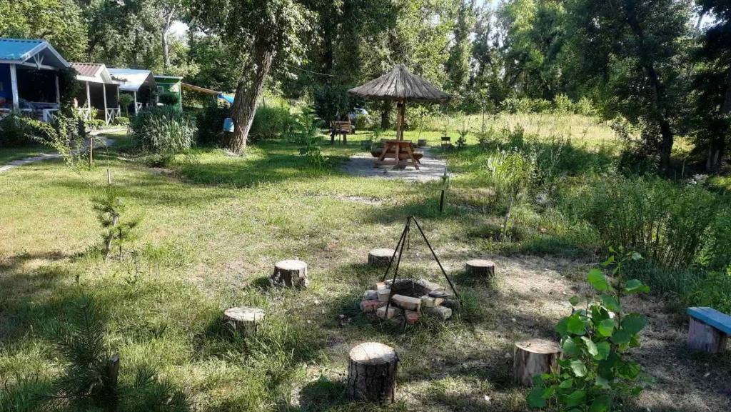 Zahrada ubytování Дачний будиночок