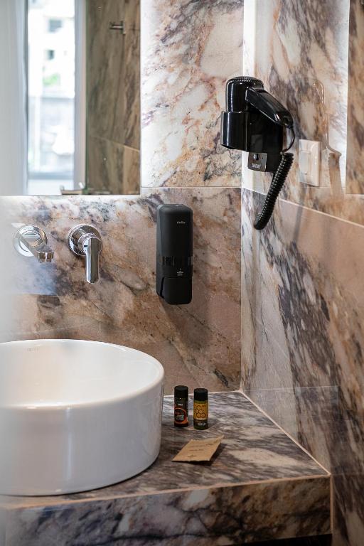 Miss Marrone City Hotel - 4