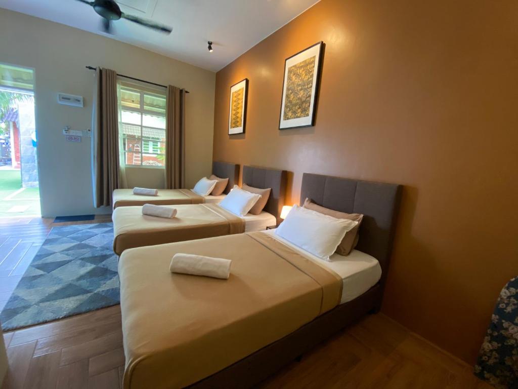 Gading Chalet - Dreifachzimmer Mit Poolblick