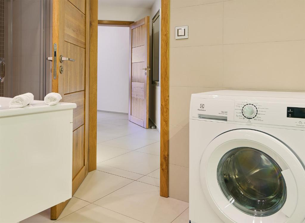 IMPERIAL Apartments - 16