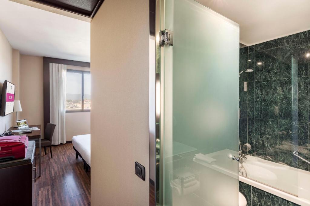 Łazienka w obiekcie B&B Hotel Arezzo