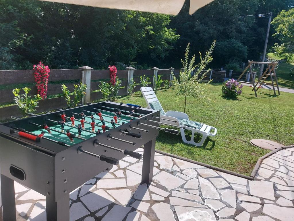 Vonkajšia záhrada v ubytovaní Kuća za odmor Mažuran