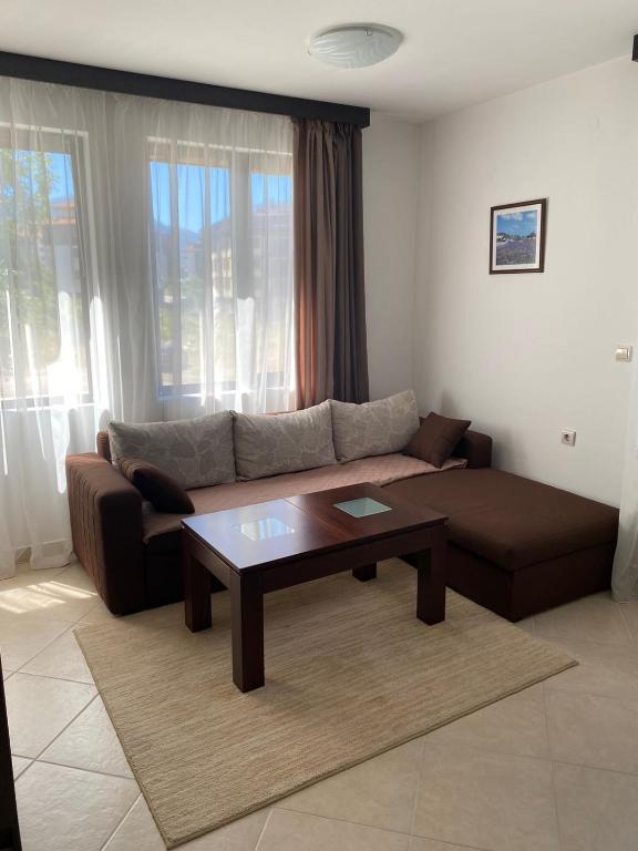 Suitetrails - Hill Top Studio Apartments