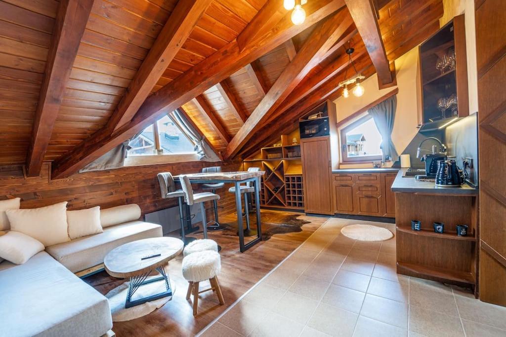 O zonă de relaxare la The Chalet 2 Bedrooms Paradise