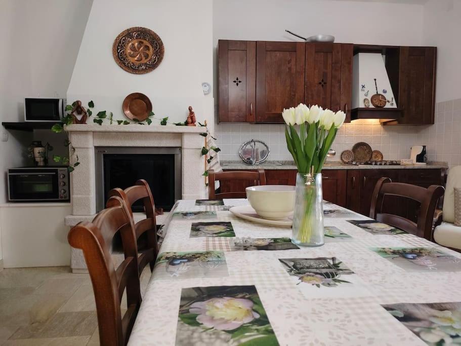 Kuchyň nebo kuchyňský kout v ubytování Appartamento Sulcis Sardegna