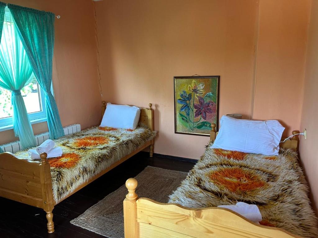Fotografie z fotogalerie ubytování КЪЩА ЗА ГОСТИ ЧЕРВЕНА ЛОКВА # Guest House Chervena lokva v destinaci Gabrovo