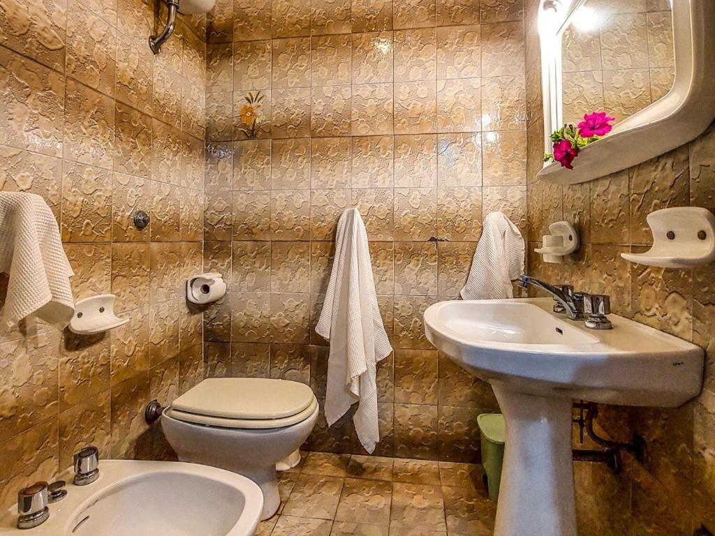 Koupelna v ubytování Lanka Hotel 2 stelle