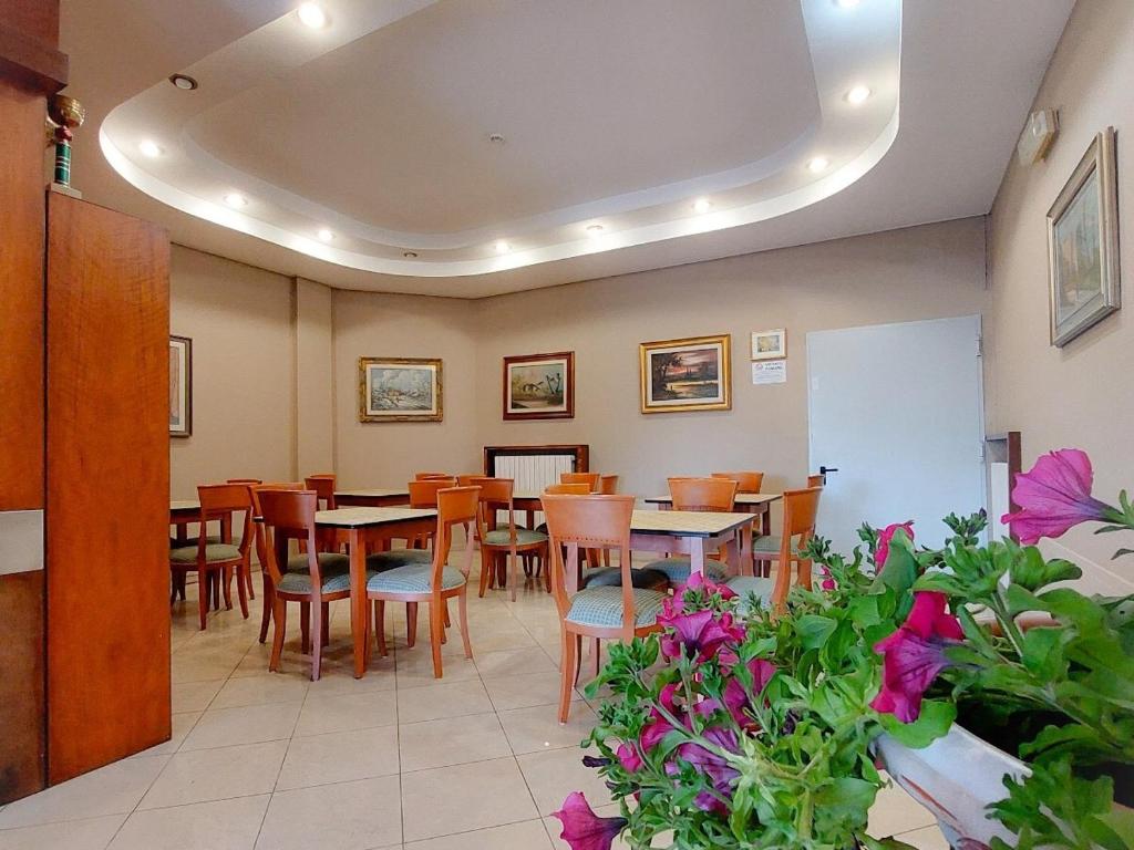 Restaurace v ubytování Lanka Hotel 2 stelle