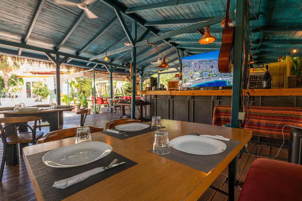 Restaurace v ubytování Social Camping JAL