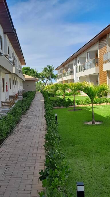 Zahrada ubytování Village em Itacimirim lindo, novo e tranquilo à 400 m da Praia da Espera