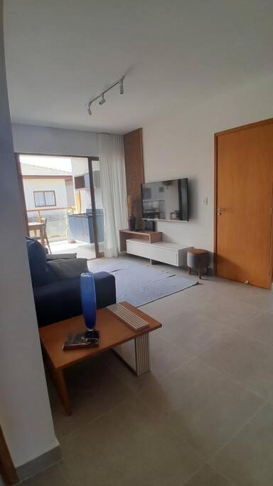 TV a/nebo společenská místnost v ubytování Village em Itacimirim lindo, novo e tranquilo à 400 m da Praia da Espera