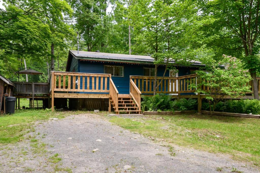 Cozy Cabin in the Forest w BBQ Firepit and More, Carleton Place ...
