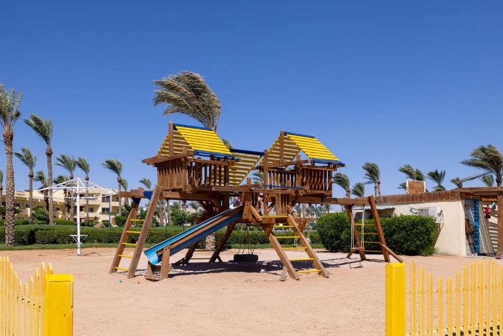 Herní místnost nebo prostor pro děti v ubytování Amwaj Oyoun Resort & Casino