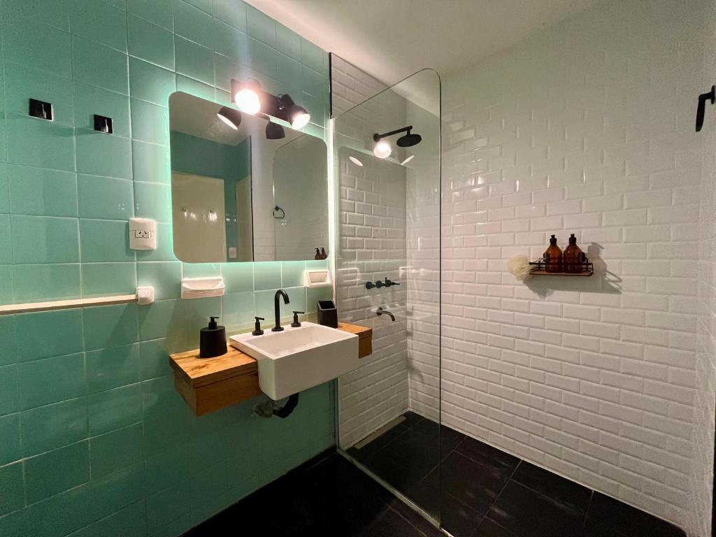 Amplio Piso Vintage, Terraza con Vista a Sierras - Two-Bedroom Apartment