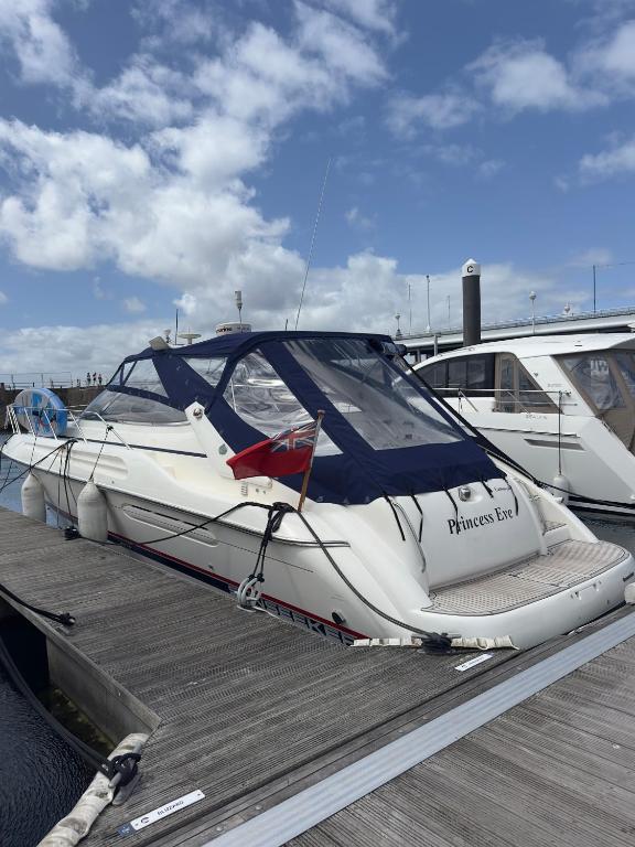 Fotografie z fotogalerie ubytování Boat Accommodation Ltd v destinaci Torquay