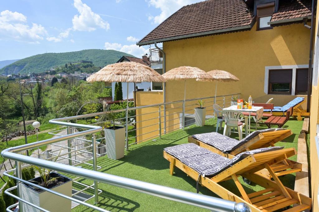 Lola's House - Housity