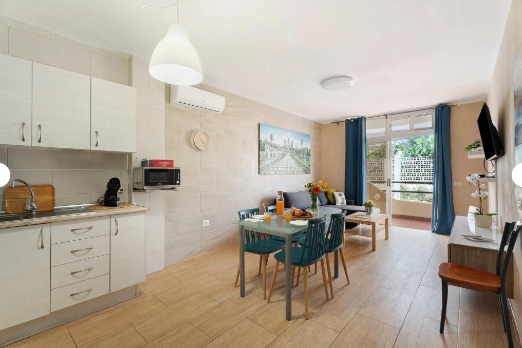 Kuchyň nebo kuchyňský kout v ubytování Apartamento Marina Palace Playa Paraiso
