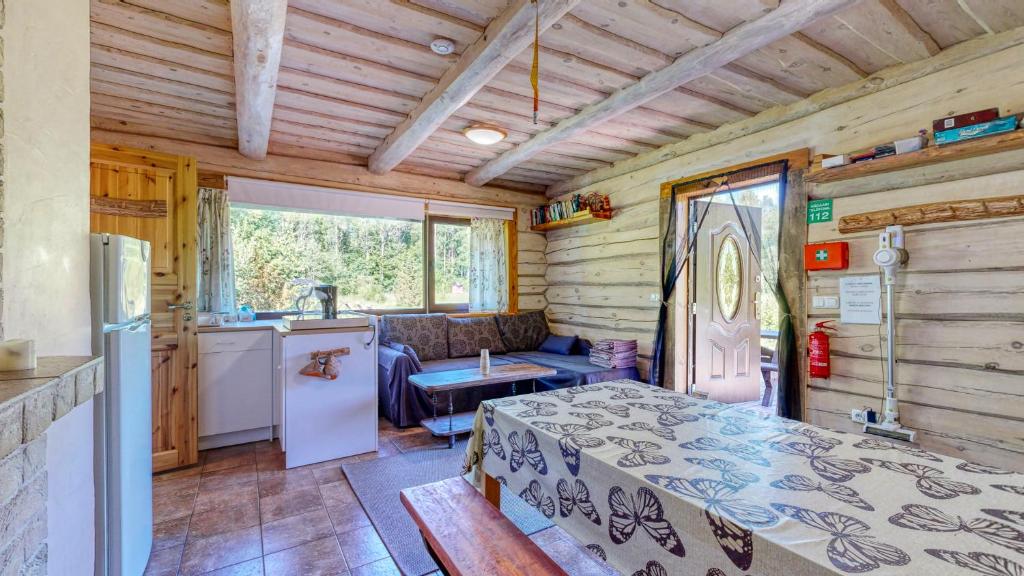 Kuchyň nebo kuchyňský kout v ubytování Holidayhouse with sauna and pond