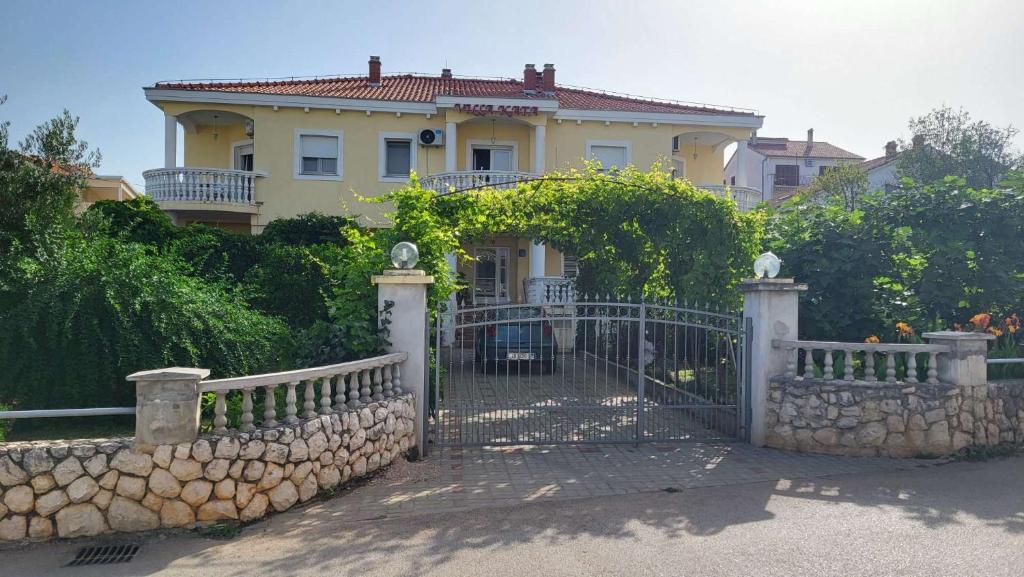 Villa Kata apartments