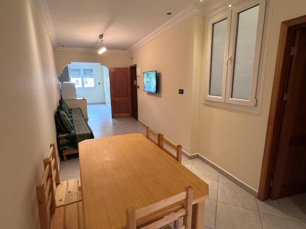 TV a/nebo společenská místnost v ubytování Belles Appartements à côté de la plage