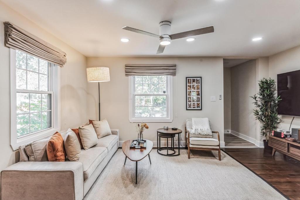 Garden District Duplex, Baton Rouge (updated prices 2024)