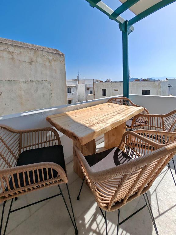 Balkón nebo terasa v ubytování Paraga Suites