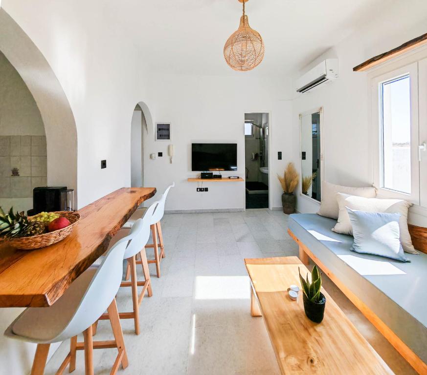 TV a/nebo společenská místnost v ubytování Paraga Suites