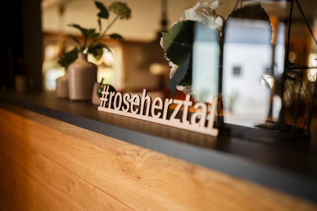 Certifikát, hodnocení, plakát nebo jiný dokument vystavený v ubytování Hotel-Gasthof Rose