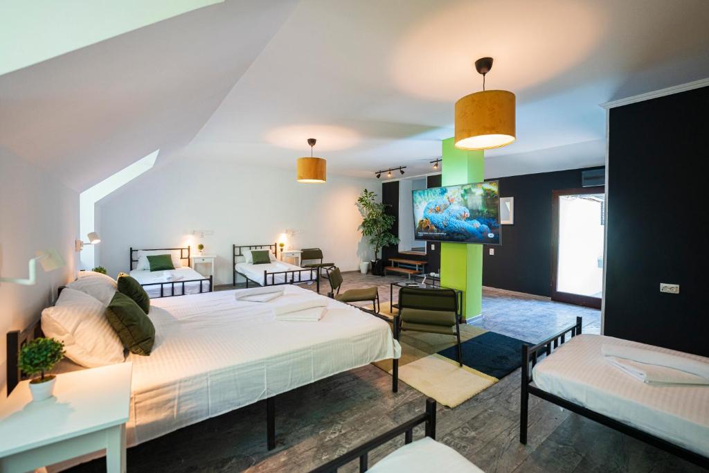 Postel nebo postele na pokoji v ubytování Cozy Nook B&B - Free Private Parking