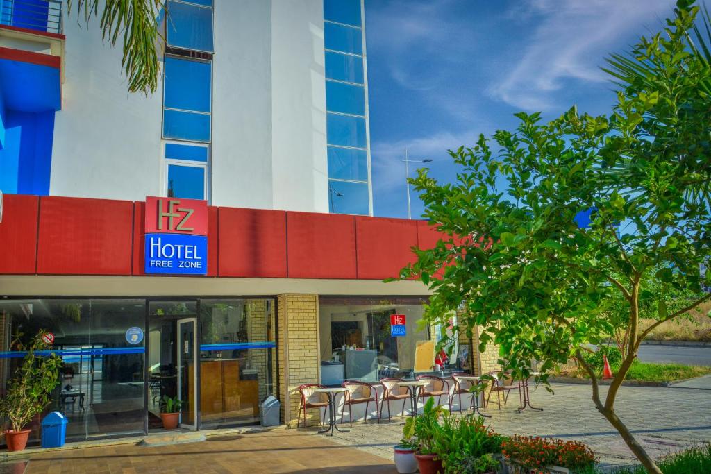Budova, kde se hotel nachází
